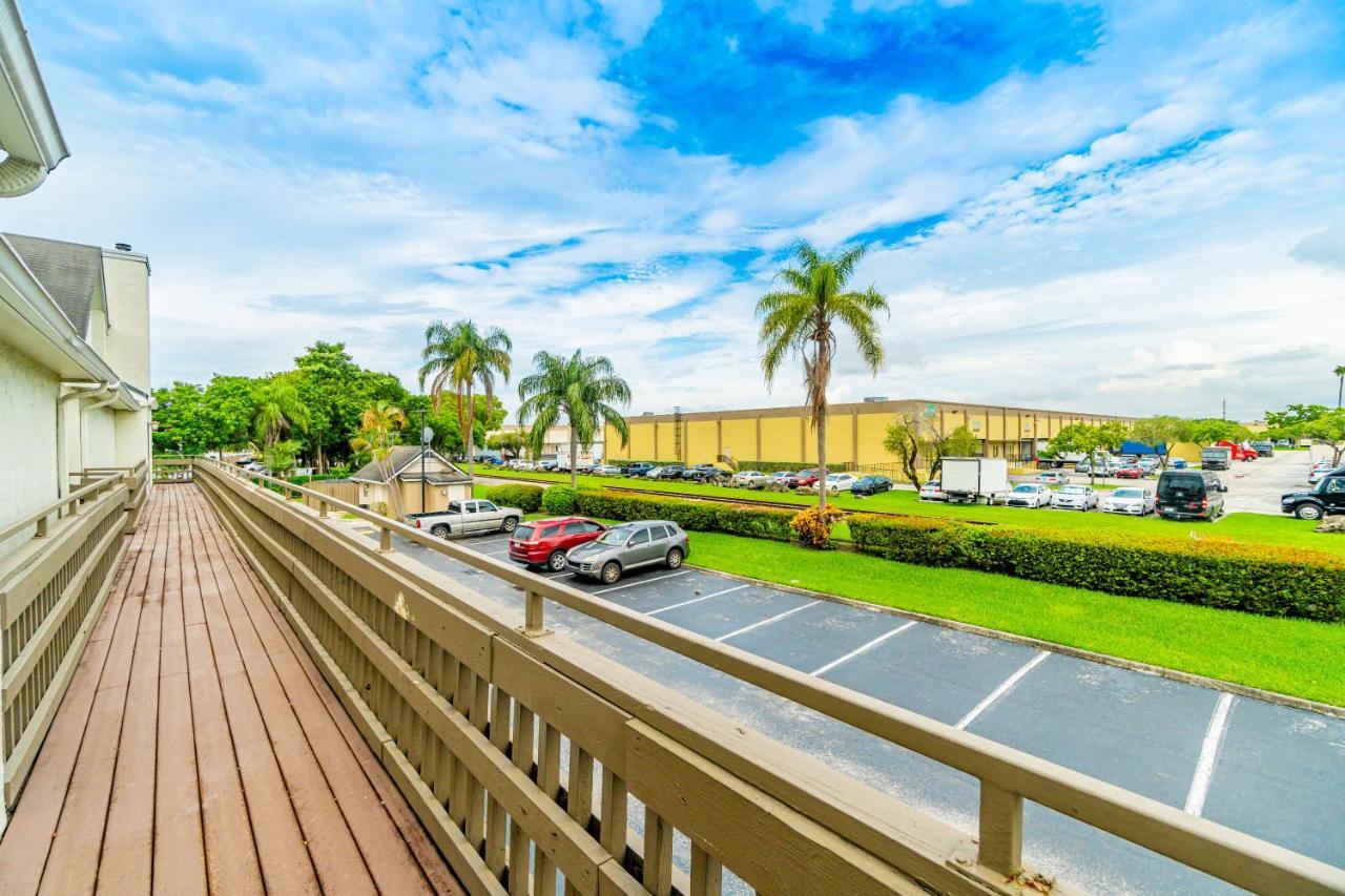 Doral Inn & Suites Miami Airport West Buitenkant foto